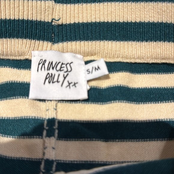 Princess Polly mini shorts - Picture 2 of 2